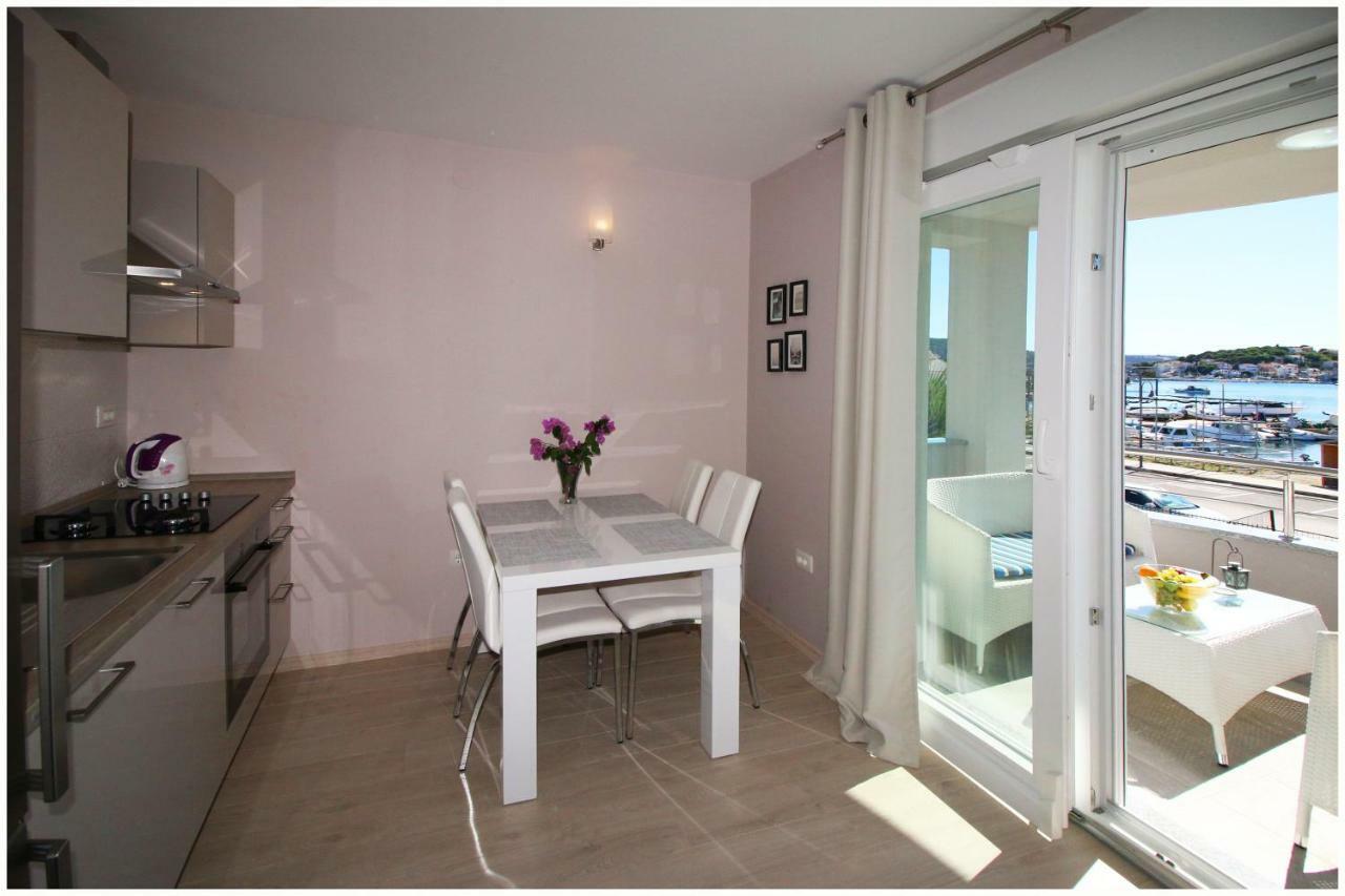 Apartments Silver Beauty Rogoznica  Ngoại thất bức ảnh